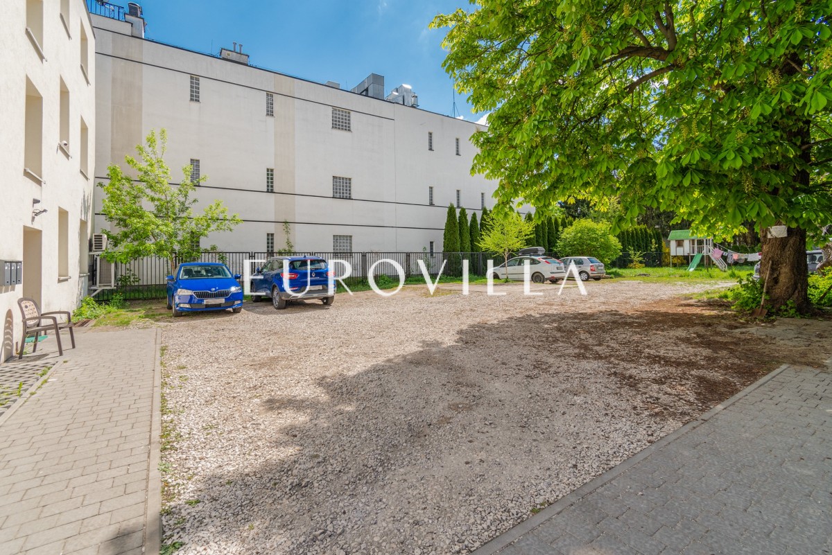 Hostel, Działka + możliwość zabudowy .