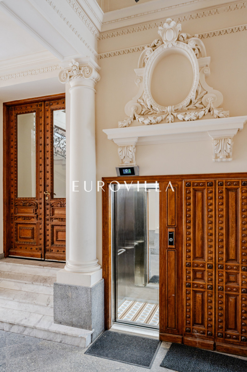 Biuro 650 m2 w prestiżowej kamienicy przy parku