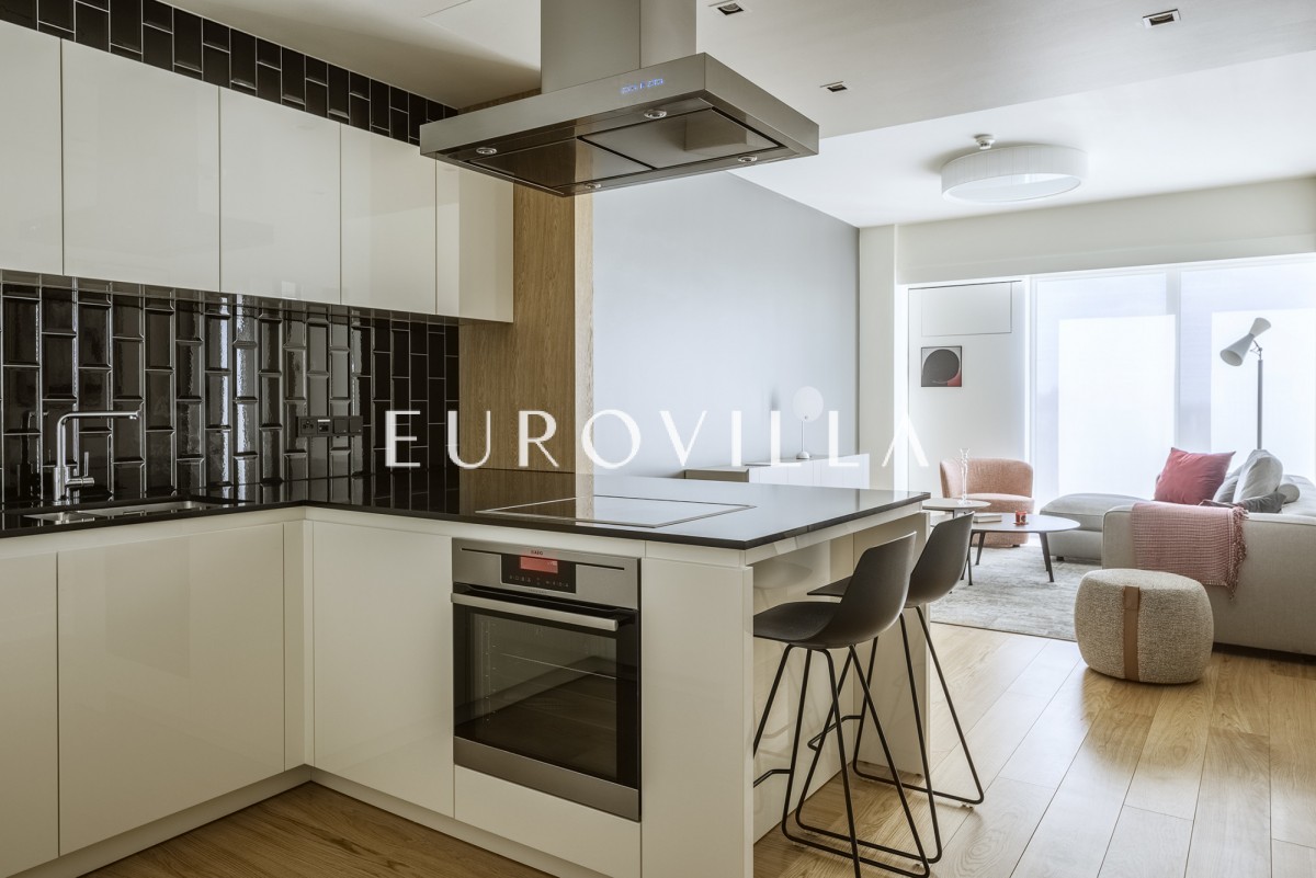 Złota 44 – Elegancki apartament