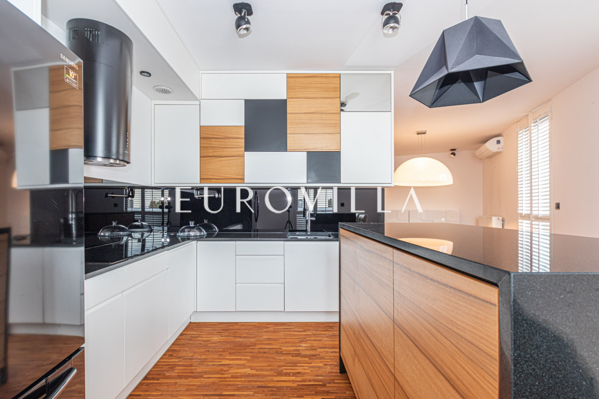 Nowoczesny i przestronny penthouse w Miasteczku