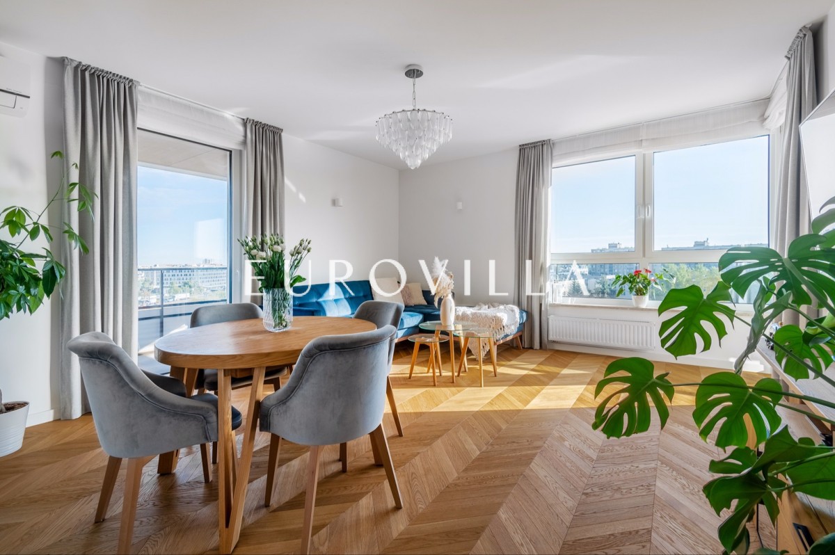 Dwa duże balkony, piękny widok na panoramę Warszaw
